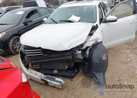 2015 Volkswagen Passat 1.8T Limited Edition из США, поврежденный, VIN 1VWAT7A35FC102895